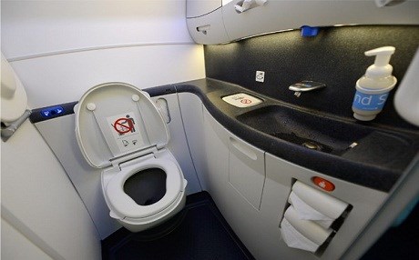 Uçakta tuvalet paralı olabilir