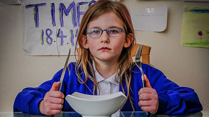 Acıkmıyor, uyumuyor, acı hissetmiyor!