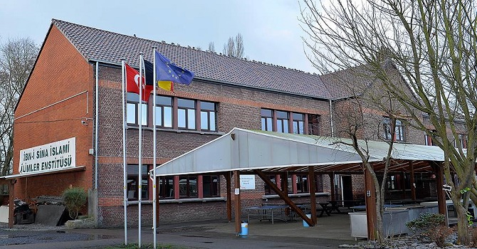 Avrupa'daki ilk imam hatip lisesi ilk mezunlarını verecek