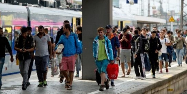 Almanya’dan Türkiye’ye mülteci övgüsü