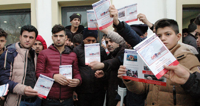 Mültecilere 'Umuda değil, ölüme yolculuk yapmayın' broşürü