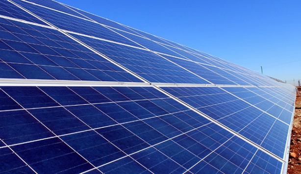 Türkiye’de üretilen güneş panelleri Londra yolcusu