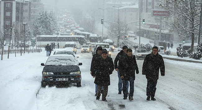 Ankara'da eğitime kar engeli