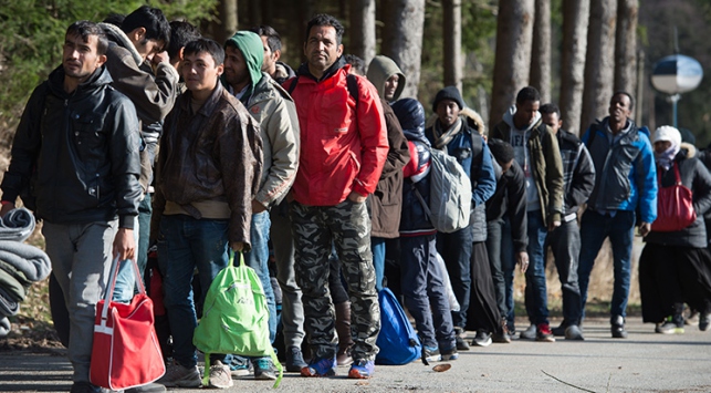 Makedonya'dan 715 bin sığınmacı geçti