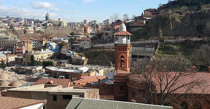 Sünni ve Şiiler 152 yıldır bu camide beraber