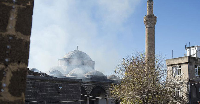 'Ezanlar susmasın' diye evini camiye taşıdı