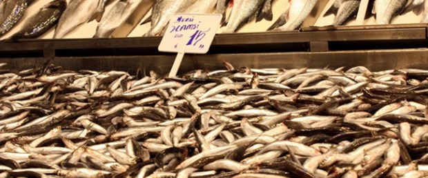 Pazarda satılan balığa dikkat