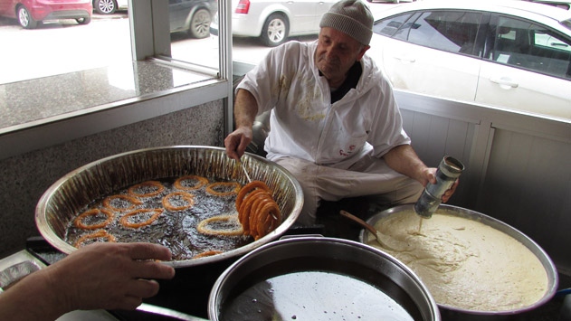 Tatlısının lezzeti 49 yıllık mayada gizli