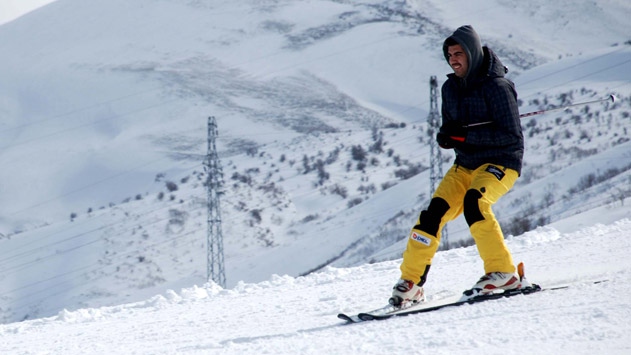 Doğuda kayak merkezleri şenlendi
