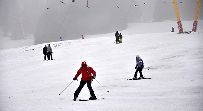 Uludağ'da kar kalınlığı 2 metreye ulaştı