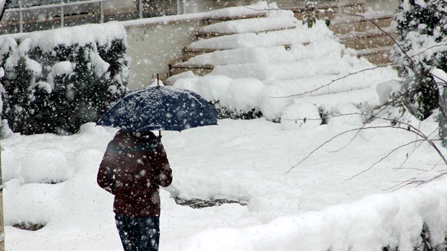 Düzce'de eğitime kar engeli