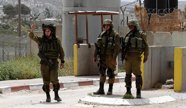 İsrail güçleri 8 Filistinliyi gözaltına aldı