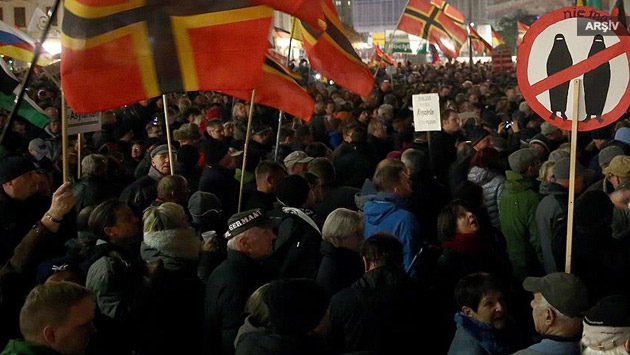 Almanya’da yabancı ve İslam karşıtı gösteri düzenlendi