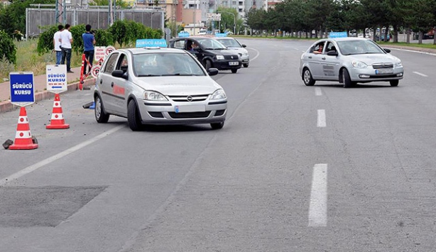 Stajyer sürücüler yollara trafik adabı ile çıkacak