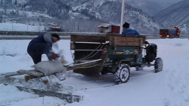 Kar küreme aracını kendileri yaptılar