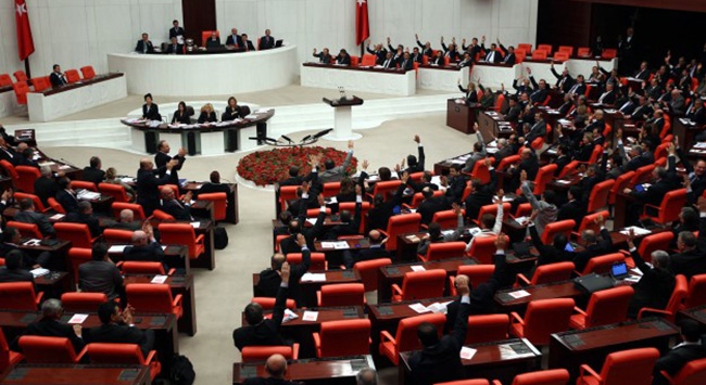 Doğum yapan memur ve işçilere yeni haklar