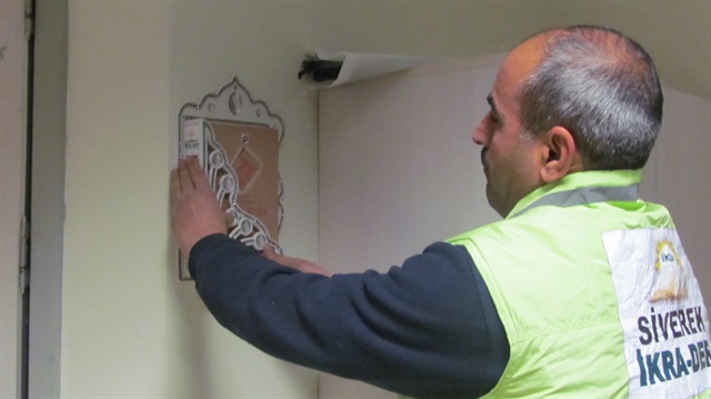 Hastane odalarına en anlamlı ilacı bıraktılar