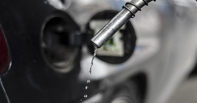 Akaryakıt fiyatlarında beklenenin aksine düşüş gerçekleşti
