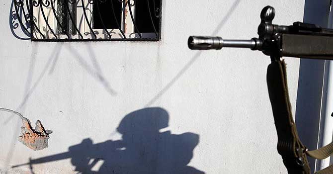 Sur'da yaralanan asker şehit oldu