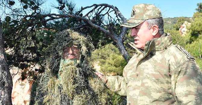 Orgeneral Akar'dan keskin nişancıya tebrik