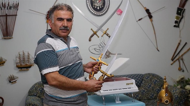 Çöpteki atıklara hayat veriyor