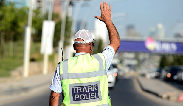Karayollarında yol yapım ve onarım çalışmaları