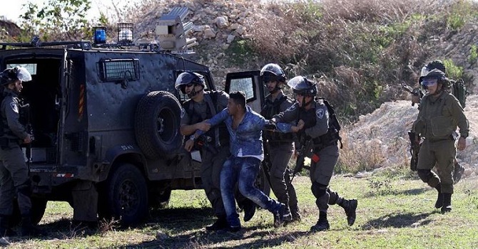 İsrail Batı Şeria'da 16 Filistinliyi gözaltına aldı