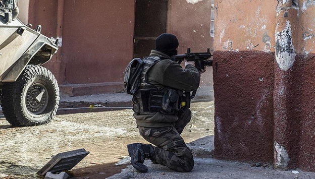 Sur'da iki asker şehit oldu