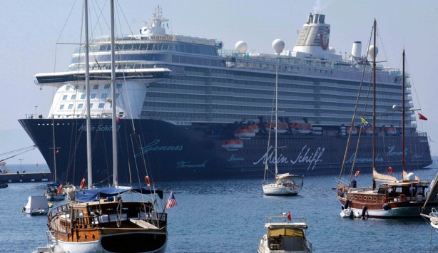 Yüzen oteller Muğla'ya 200 bin turist getirdi