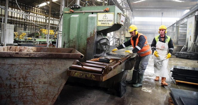 Ekmeklerini taştan çıkarıyorlar