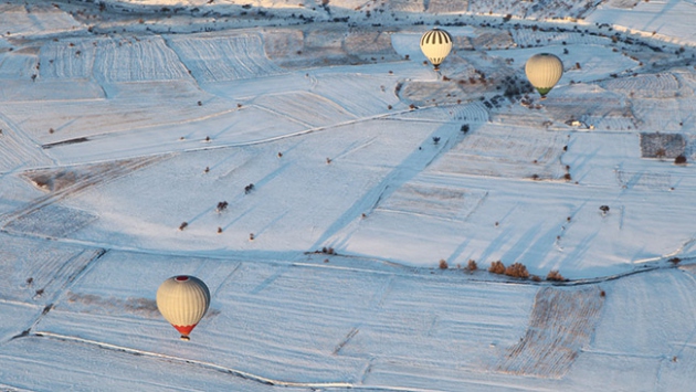 Kapadokya'ya kışın da turist ilgisi sürüyor