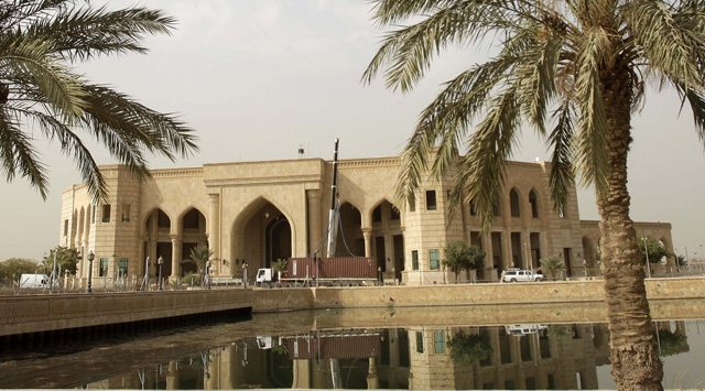Irak krize çözümü Saddam'ın saraylarında arıyor
