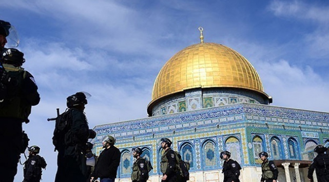 İsrail istihbaratı ile Yahudi yerleşimciler Mescid-i Aksa'ya girdi