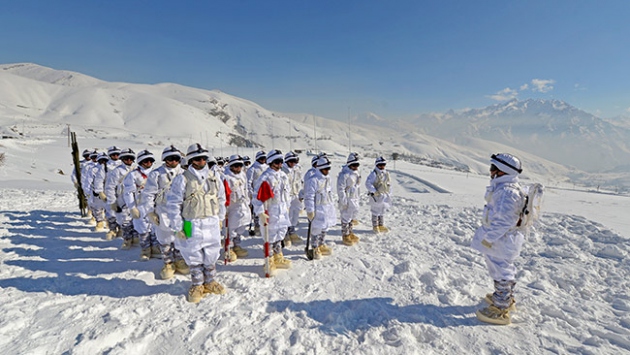 Doğuda 'çığ timleri' imdada yetişiyor