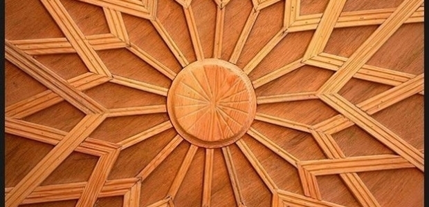 Ahşap oymacılığı' için lise öğretmenliğini bıraktı