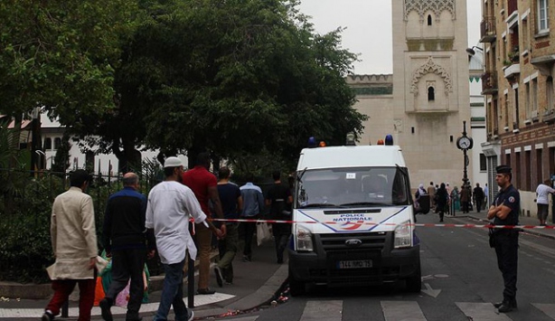 Korsika'da Müslümanlara ait iş yerlerine silahlı saldırı