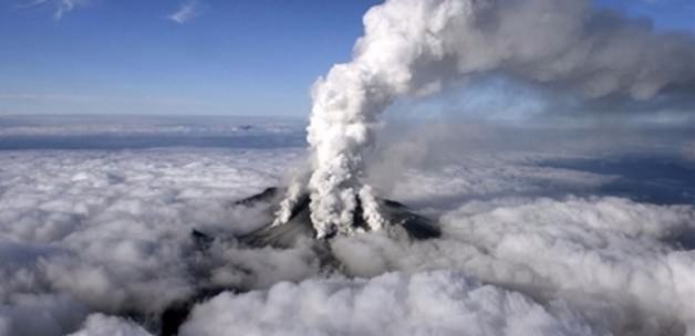 Japonya'da yanardağ patlaması