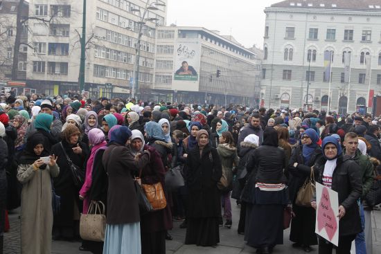 Bosna şimdi de başörtüsü yasağı ile imtihanda