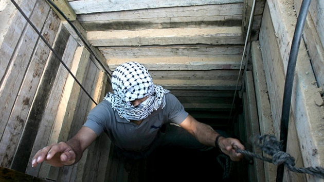 Gazze-Mısır sınırında tünel çöktü