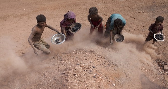 Bangladeş'te 4 milyon işçi çocuk var