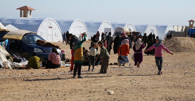Binlerce Suriyeli çadırlarda yaşam mücadelesi veriyor