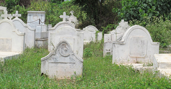 'Mezarlıkta Müslümanlara yer açın' genelgesi