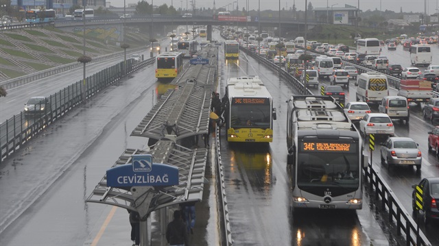 Sağanak yağış vatandaşları hazırlıksız yakaladı