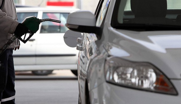 Benzin litre fiyatında indirim