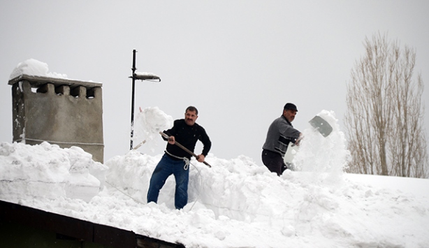 Doğu'da kış hayatı olumsuz etkiliyor