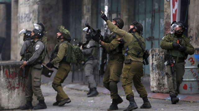 İsrail askerlerinden Filistinli göstericilere müdahale