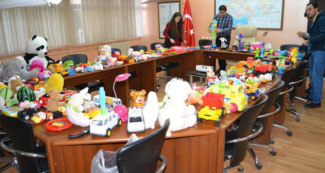 'Çocuklar Okusun Diye' projesi 3 bin 500 öğrencinin elinden tuttu