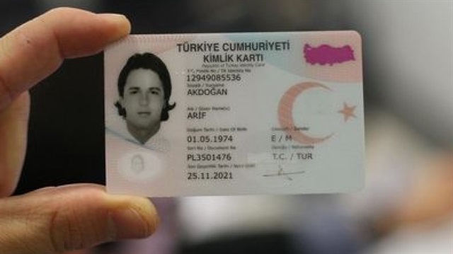 Yeni kimlik kartı görücüye çıktı