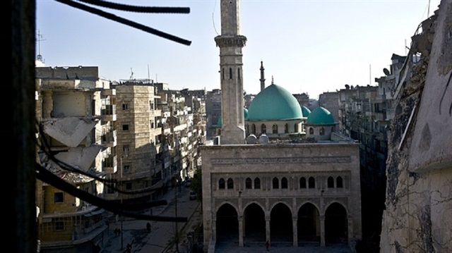 Avrupa'da yine camilere saldırdılar