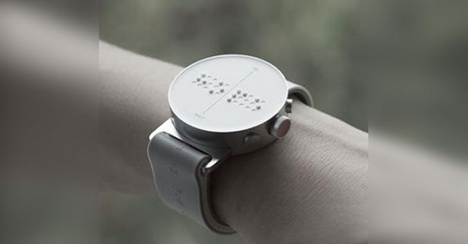 Görme engelliler için ilk akıllı saat!